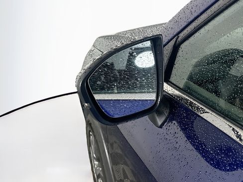 Used 2025 Nissan Pathfinder SV image 16