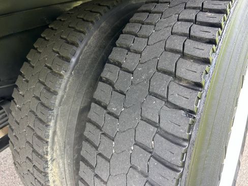 Used 2023 Ford F650 2WD Regular Cab Super Duty image 33