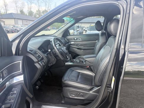 Used 2016 Ford Explorer Limited w/ Equipment Group 301A FWD image 17