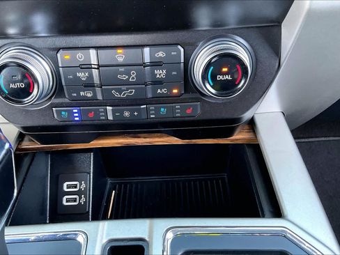 Used 2020 Ford F150 Lariat w/ Equipment Group 502A Luxury AWD/4WD image 34