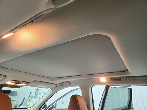 Used 2024 Nissan Pathfinder Platinum FWD image 23