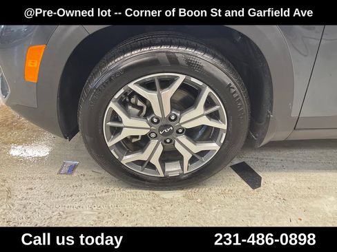 Used 2023 Kia Seltos EX AWD/4WD image 5