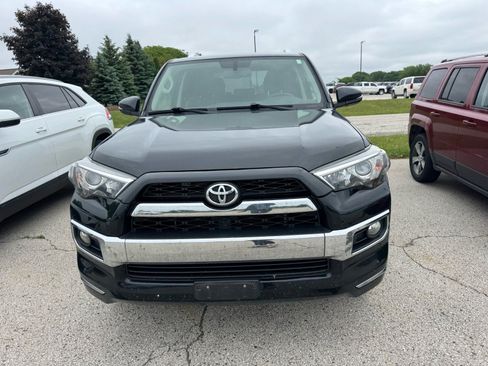Used 2017 Toyota 4Runner Limited AWD/4WD image 2