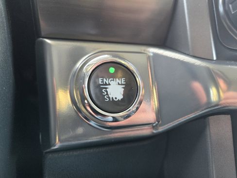 Used 2021 Ford F150 Lariat w/ Equipment Group 502A High image 33