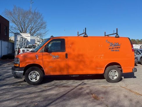 Used 2020 Chevrolet Express 2500 w/ Driver Convenience Package image 31