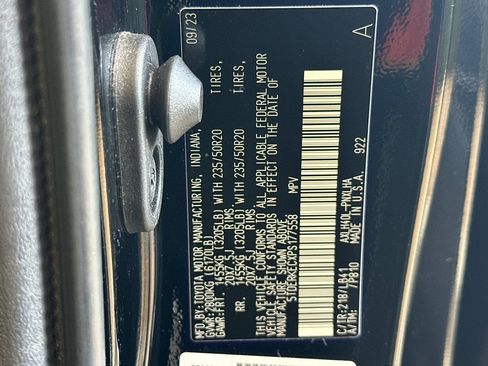 Certified 2023 Toyota Sienna Platinum image 38