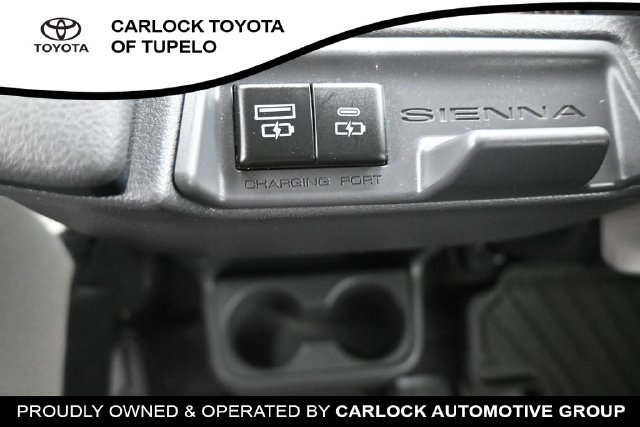 Used 2023 Toyota Sienna LE FWD image 20
