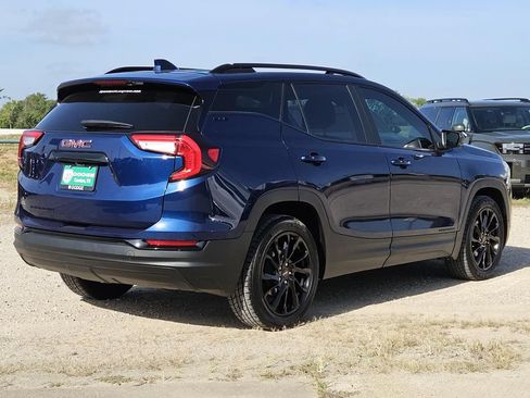 Used 2023 GMC Terrain SLE w/ Driver Convenience Package FWD image 5