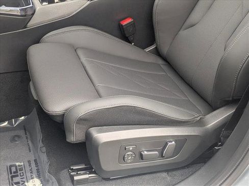 Used 2025 BMW X3 xDrive30i w/ Premium Package image 4