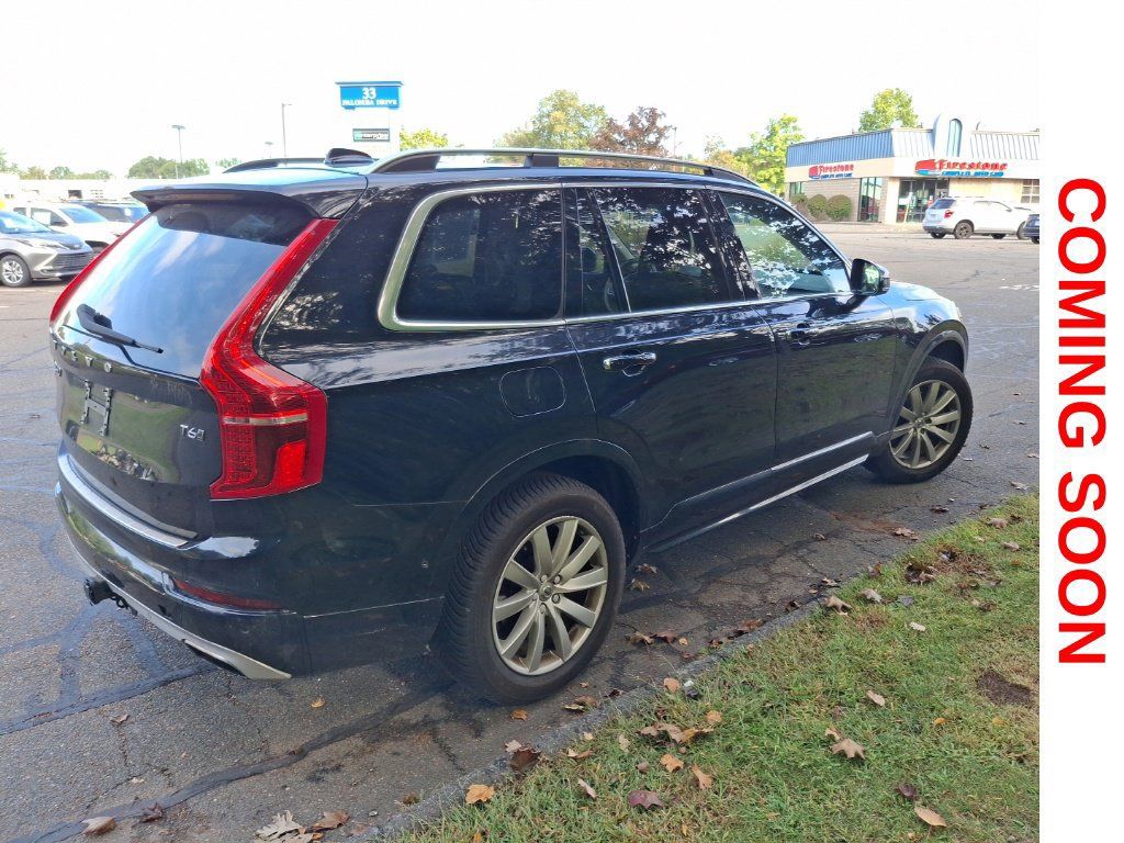Used 2017 Volvo XC90 T6 Momentum w/ Vision Package AWD/4WD image 5