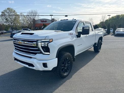 Used 2024 Chevrolet Silverado 2500 LTZ w/ LTZ Plus Package image 3