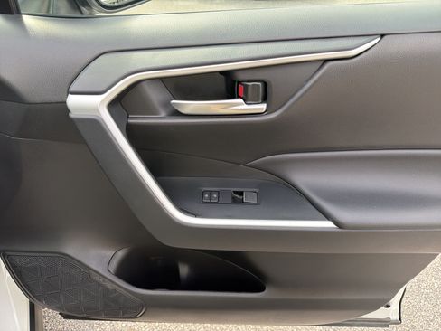 Certified 2025 Toyota RAV4 XLE FWD image 24