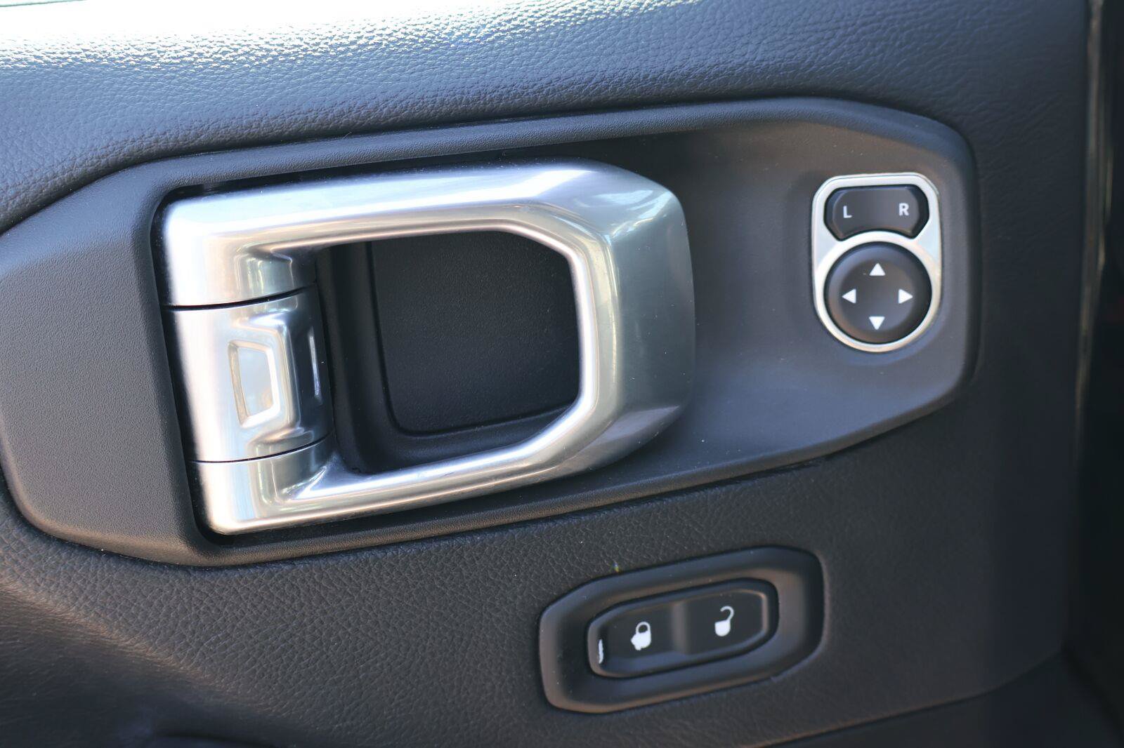 Used 2021 Jeep Gladiator Overland AWD/4WD image 22