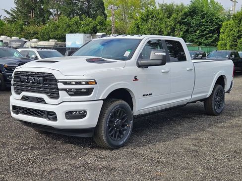 New 2026 RAM 2500 Limited AWD/4WD image 3