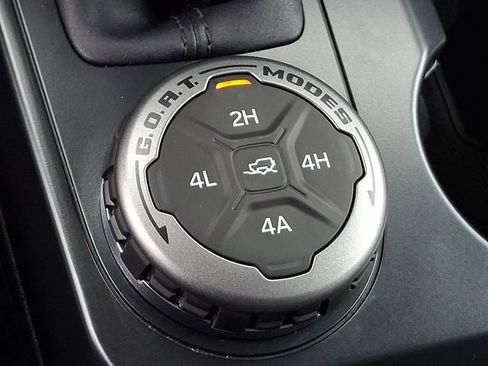 Used 2025 Ford Bronco Badlands AWD/4WD image 17