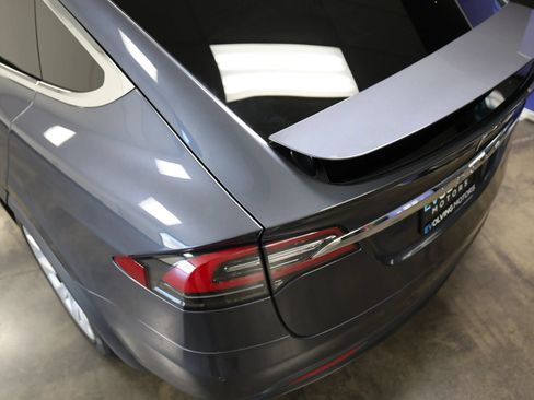 Used 2020 Tesla Model X Long Range AWD/4WD image 19