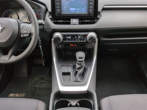 Used 2019 Toyota RAV4 LE FWD image 18