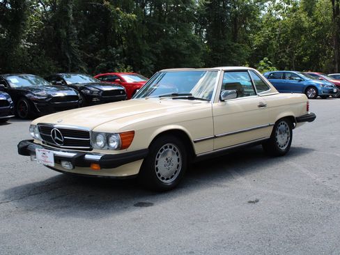 Used 1987 Mercedes-Benz 560 SL image 3