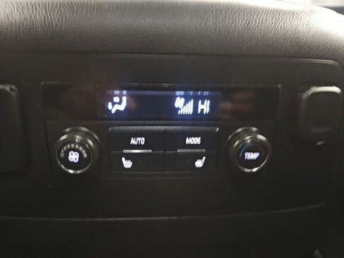 Used 2018 Chevrolet Suburban Premier image 35