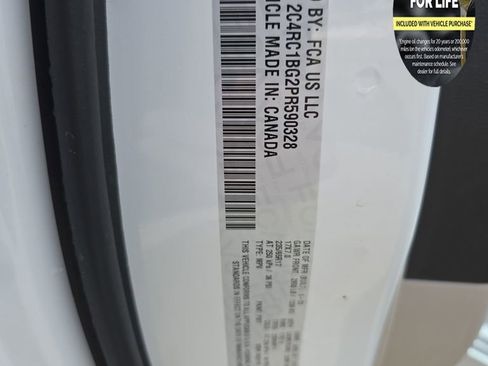 Used 2023 Chrysler Pacifica Touring-L FWD image 35