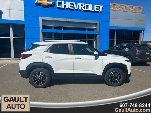 New 2026 Chevrolet TrailBlazer LT w/ Convenience Package AWD/4WD image 2
