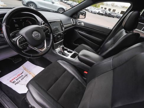 Used 2022 Jeep Grand Cherokee Laredo X AWD/4WD image 15
