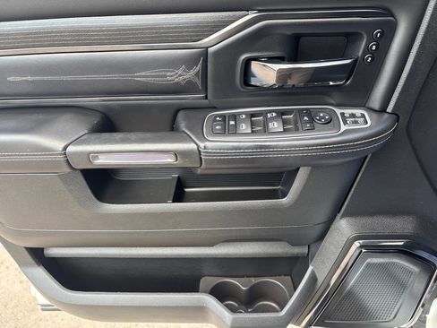Used 2024 RAM 2500 Limited image 18