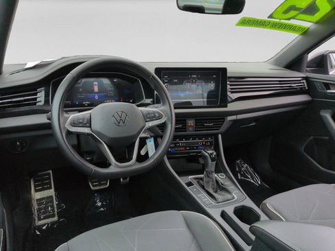 Used 2025 Volkswagen Jetta Sport FWD image 14