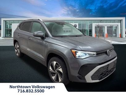 New 2025 Volkswagen Taos SE