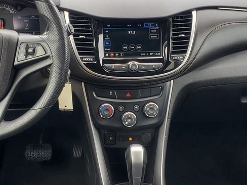 Used 2018 Chevrolet Trax LT FWD image 23