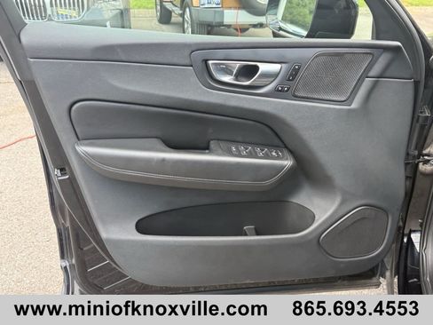 Used 2023 Volvo XC60 B5 Plus AWD/4WD image 17