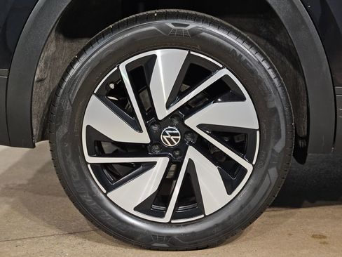 Used 2024 Volkswagen Atlas SE FWD image 17