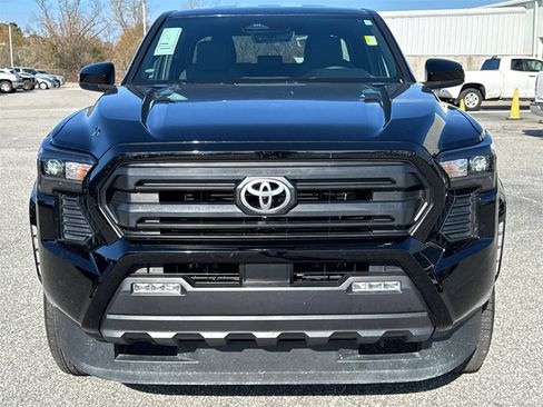 Used 2025 Toyota Tacoma SR5 image 8