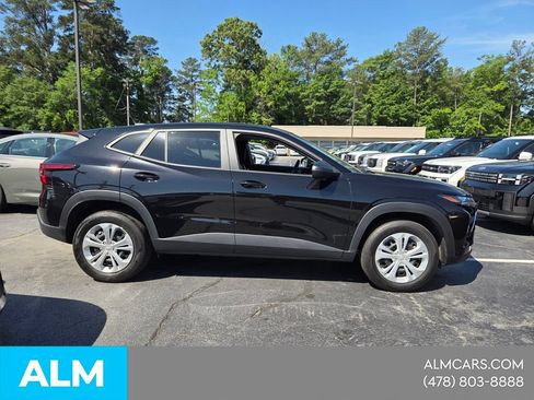 Used 2025 Chevrolet Trax LS FWD image 11