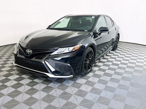 Used 2022 Toyota Camry XSE FWD image 7