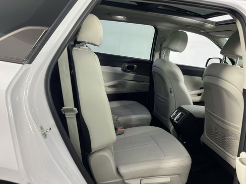 Used 2023 Kia Sorento EX w/ Panoramic Sunroof Package image 27