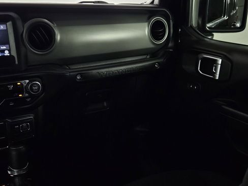 Used 2022 Jeep Wrangler Unlimited Sport AWD/4WD image 9