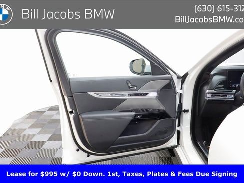 Certified 2025 BMW 750e xDrive AWD/4WD image 5