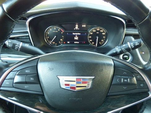 Used 2020 Cadillac XT5 Premium Luxury image 23