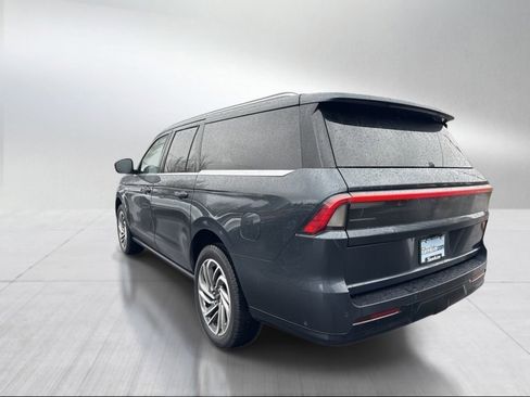 Used 2025 Lincoln Navigator L Reserve AWD/4WD image 5