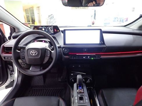New 2026 Toyota Prius Plug-In Hybrid FWD image 12