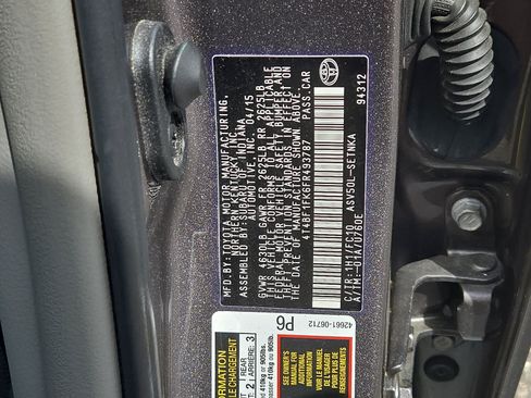 Used 2015 Toyota Camry LE FWD image 27