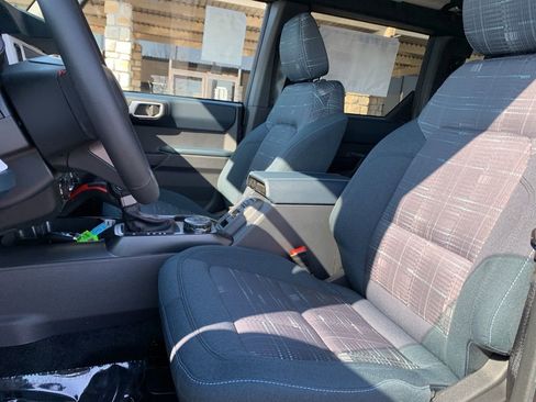 New 2025 Ford Bronco Heritage Edition image 10