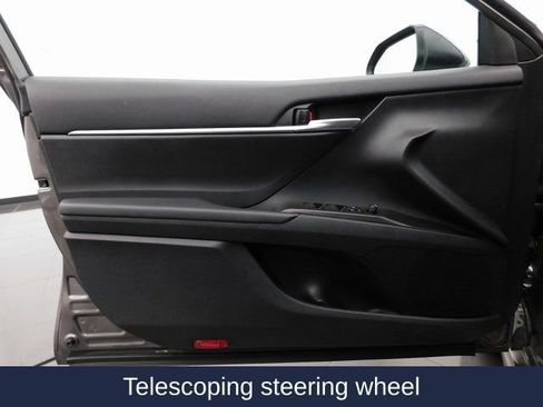 Used 2024 Toyota Camry SE image 22