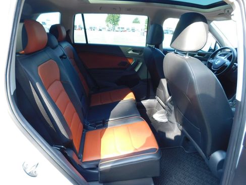 Used 2019 Volkswagen Tiguan SEL Premium AWD/4WD image 4