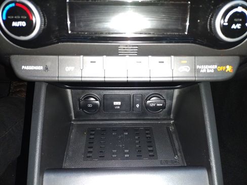 Used 2023 Hyundai Kona Limited image 28