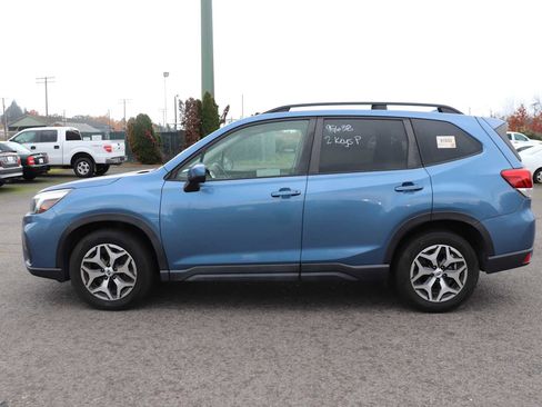 Used 2020 Subaru Forester Premium image 8
