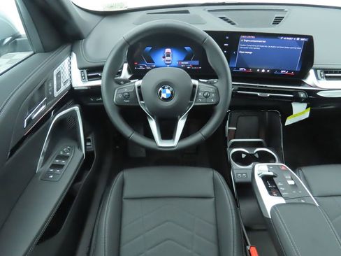 Used 2025 BMW X1 xDrive28i w/ Premium Package image 10