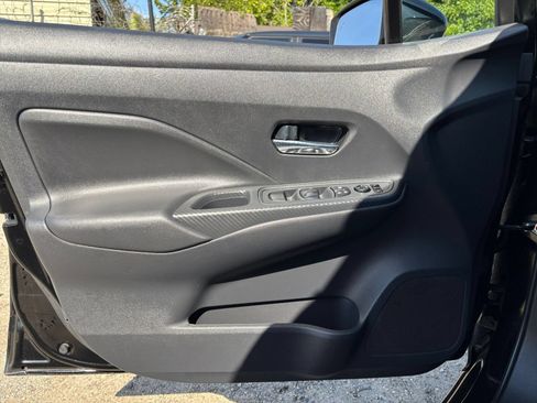 Used 2025 Nissan Versa SV FWD image 18