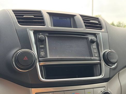 Used 2013 Toyota Highlander SE AWD/4WD image 21